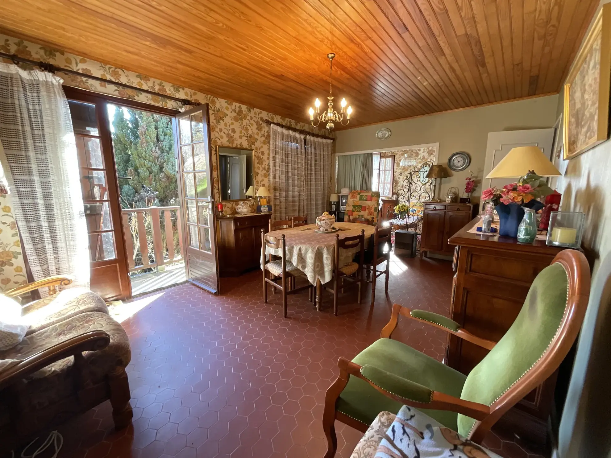 Maison 3 pièces à vendre à Porte-Des-Bonnevaux avec jardin et vue sur les montagnes 