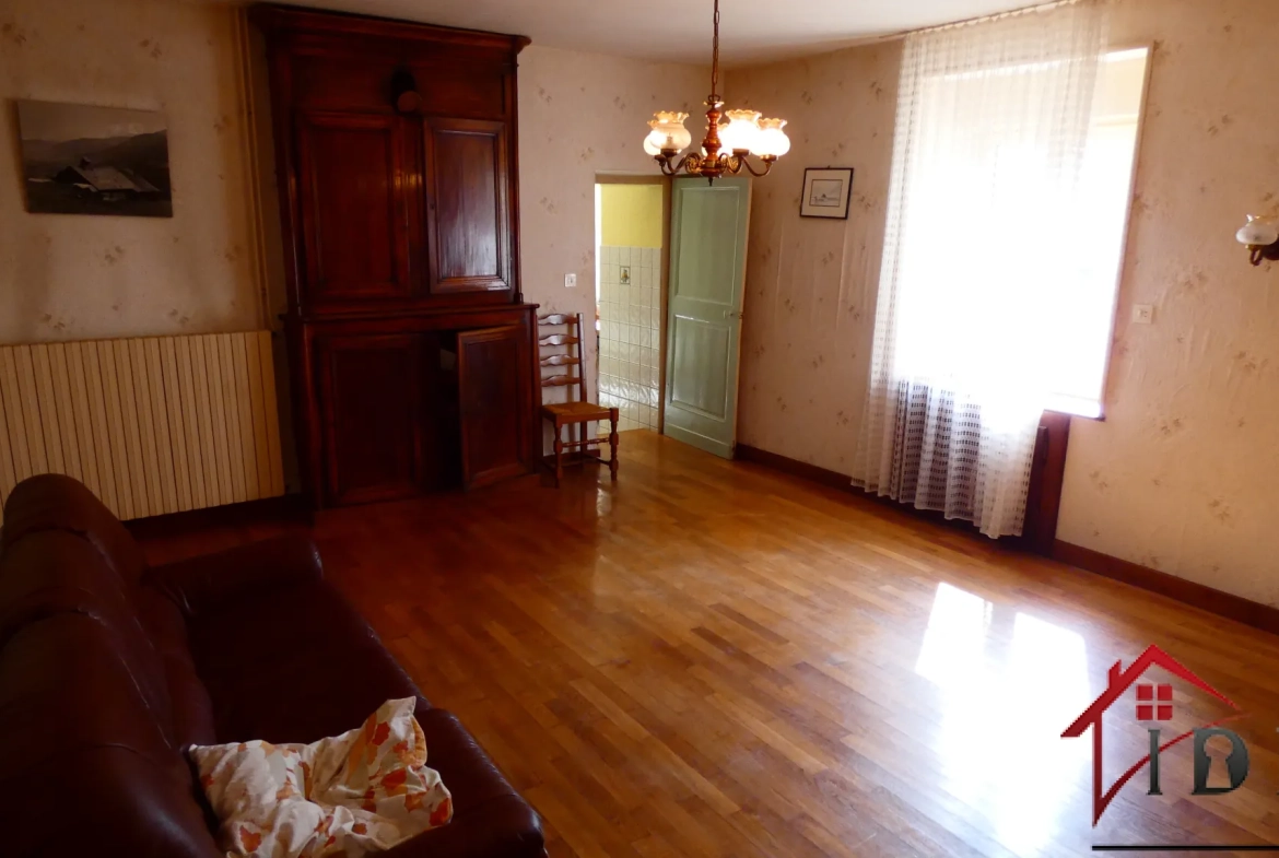 Maison de 97 m² à La-Rohe-Morey avec dépendances, calme et authentique 