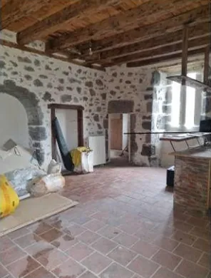 Maison T4 à Saint-Simon en vente aux enchères à partir de 24 000 € 