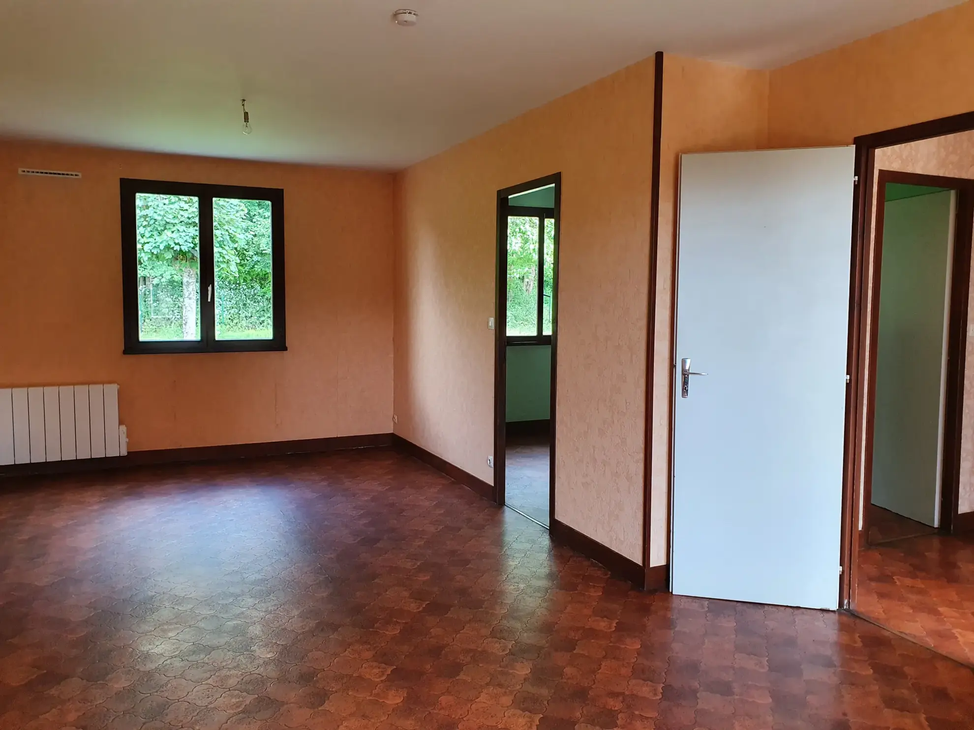 Maison de plain-pied avec 3 chambres et jardin à Lavausseau 