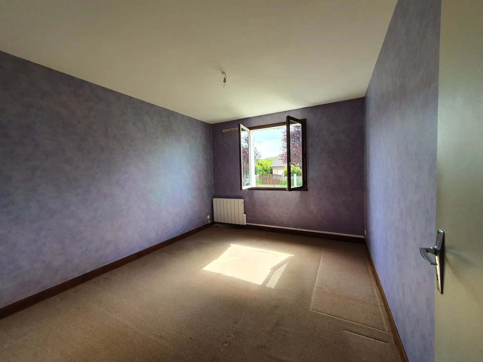 Maison de plain-pied avec 3 chambres et jardin à Lavausseau 