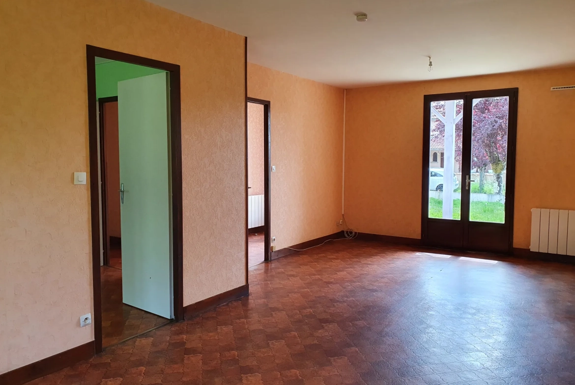 Maison de plain-pied avec 3 chambres et jardin à Lavausseau 