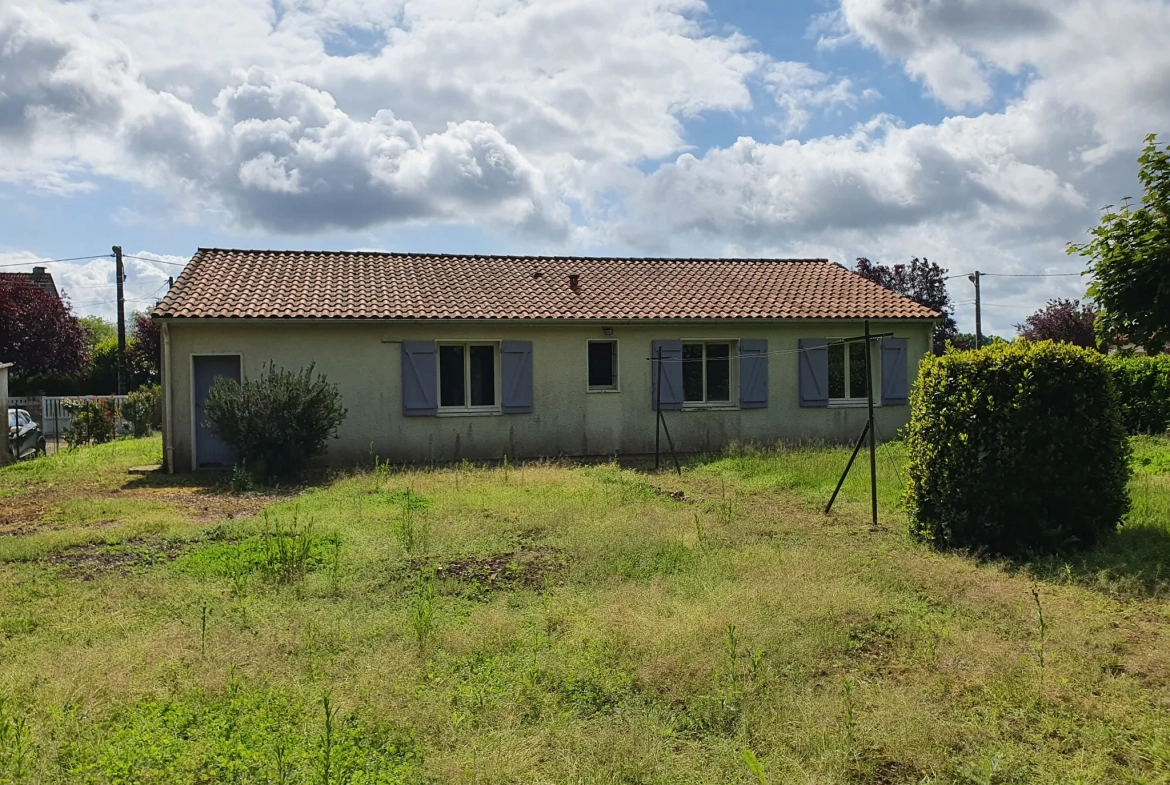 Maison de plain-pied avec 3 chambres et jardin à Lavausseau 
