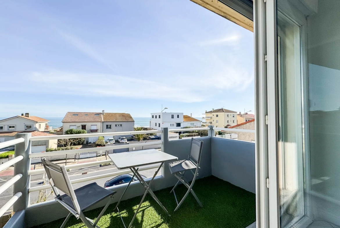 Appartement traversant avec double terrasse vue mer à Carnon Plage 34m² 