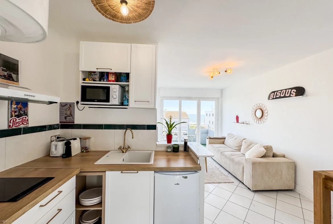 Appartement traversant avec double terrasse vue mer à Carnon Plage 34m² 