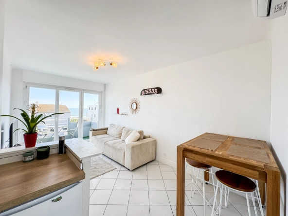 Appartement traversant avec double terrasse vue mer à Carnon Plage 34m²