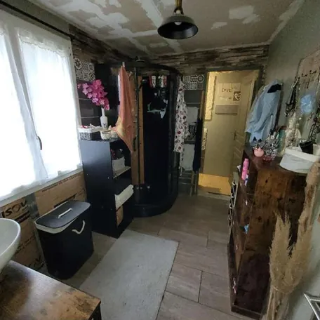 Maison F2 à vendre à Saint-Arnoult – Opportunité aux enchères à partir de 36 000 € 
