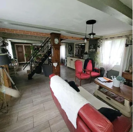 Maison F2 à vendre à Saint-Arnoult – Opportunité aux enchères à partir de 36 000 € 