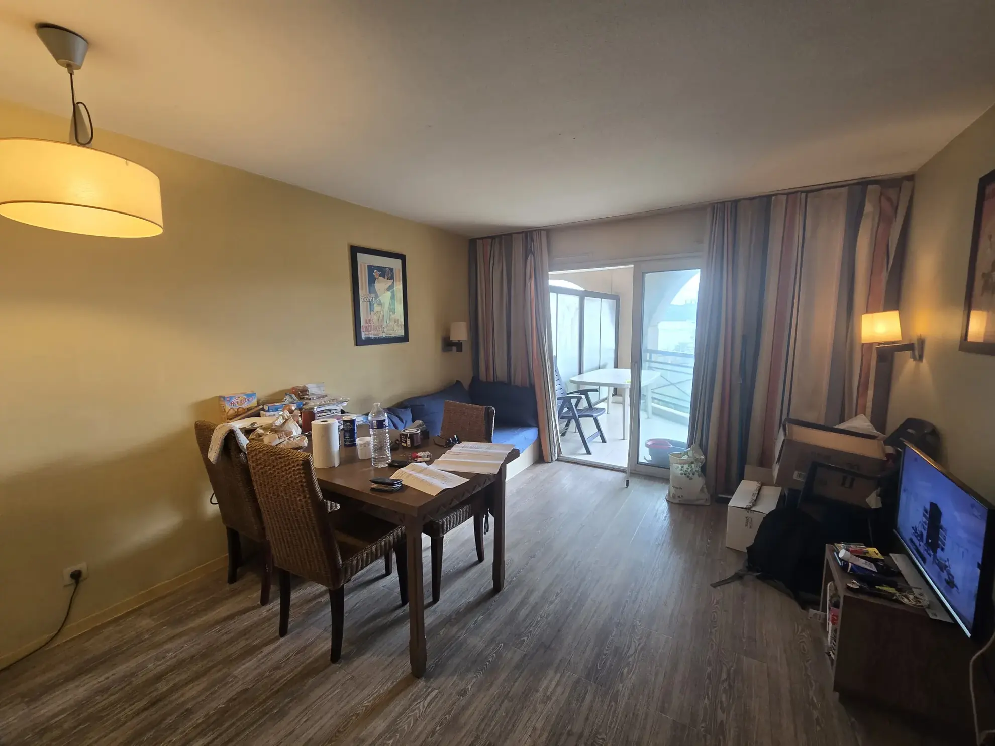 Appartement 2 pièces à Cannes la Bocca avec terrasse et parking 