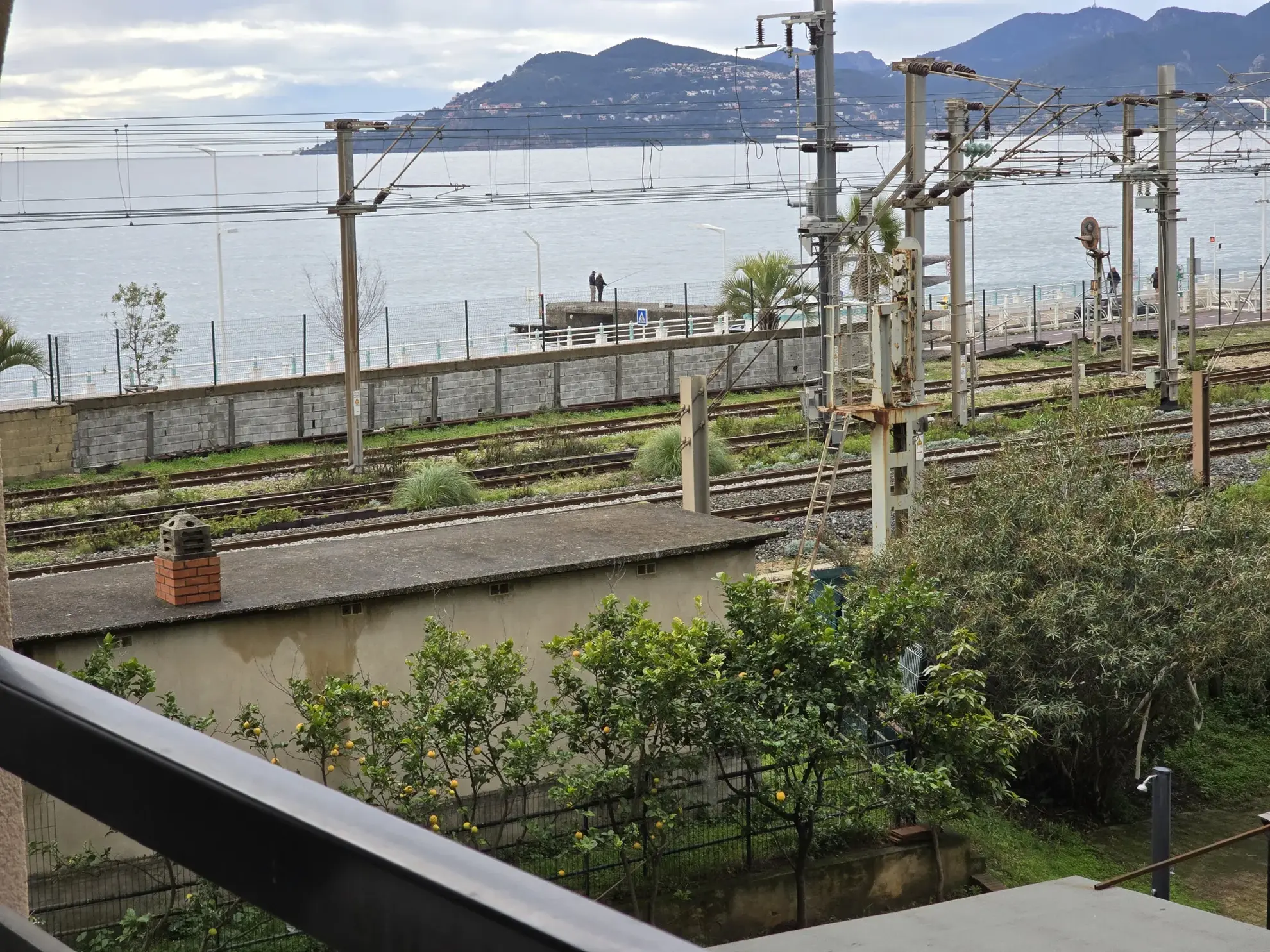 Appartement 2 pièces à Cannes la Bocca avec terrasse et parking 
