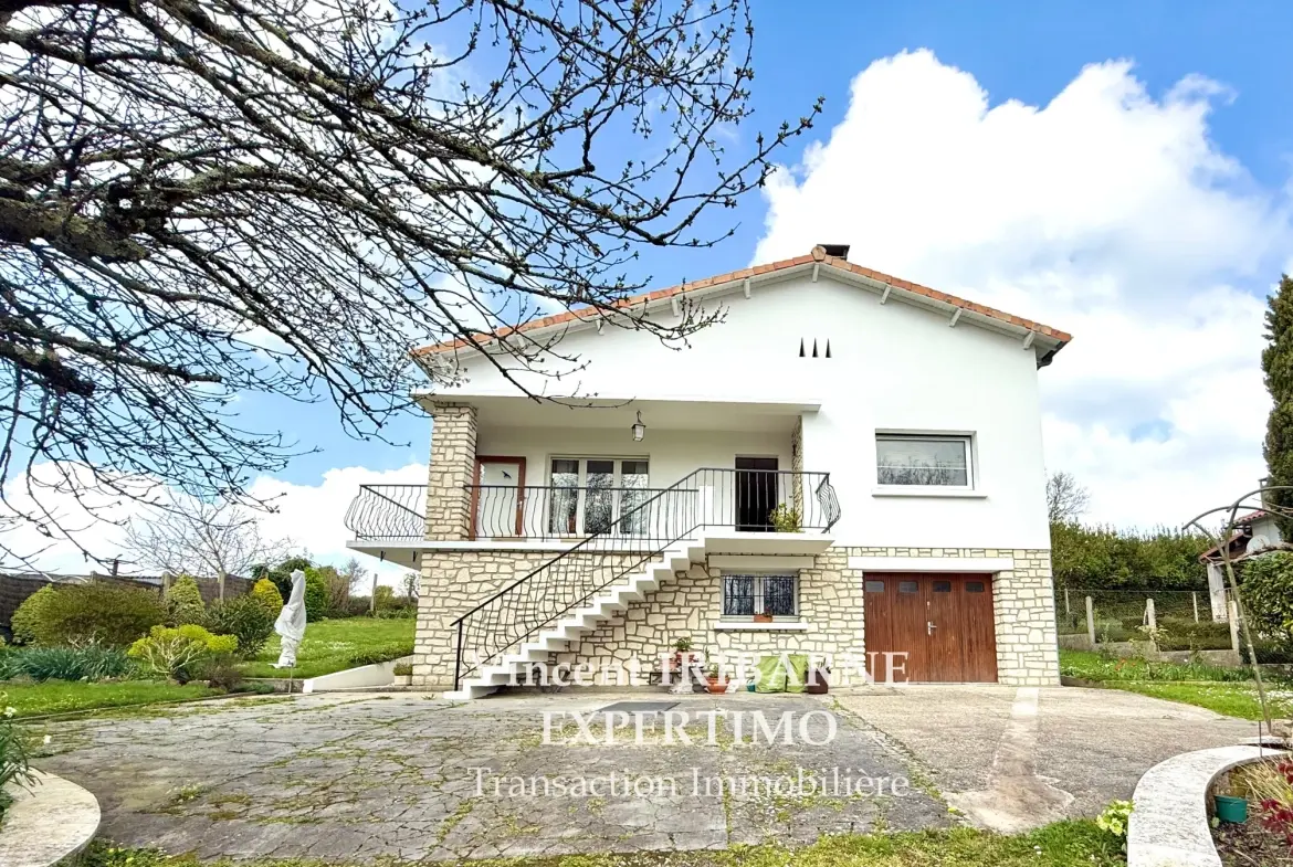 Maison 3 chambres avec garage et jardin à Saintes, environnement calme 