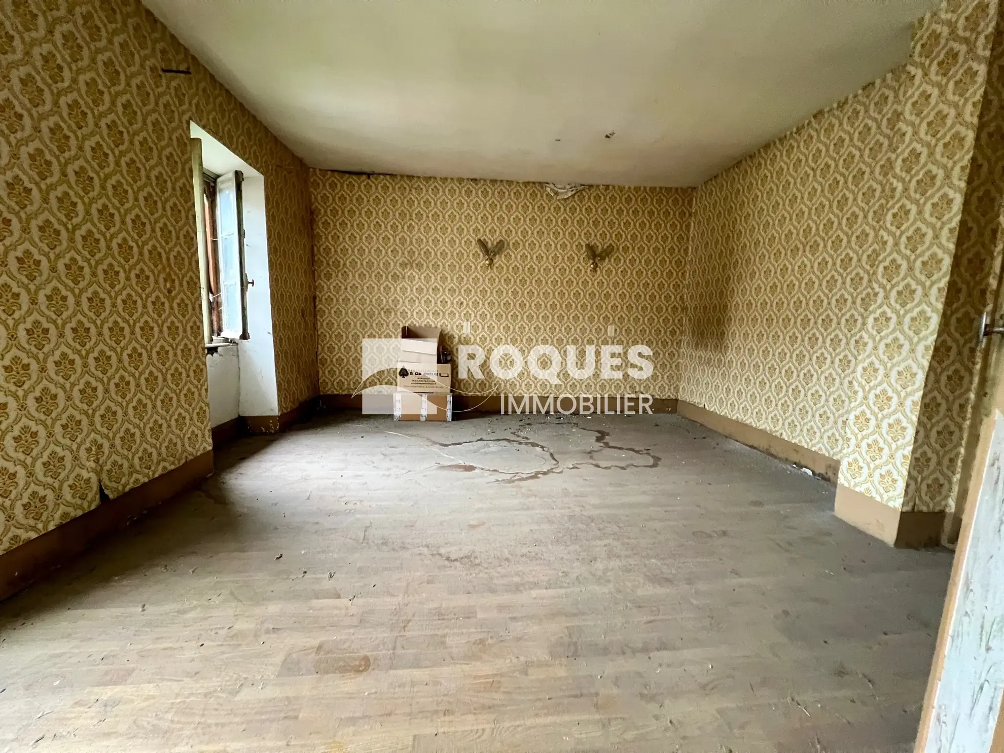 Appartement T2 à rénover de 44 m² avec terrasse à Millau 