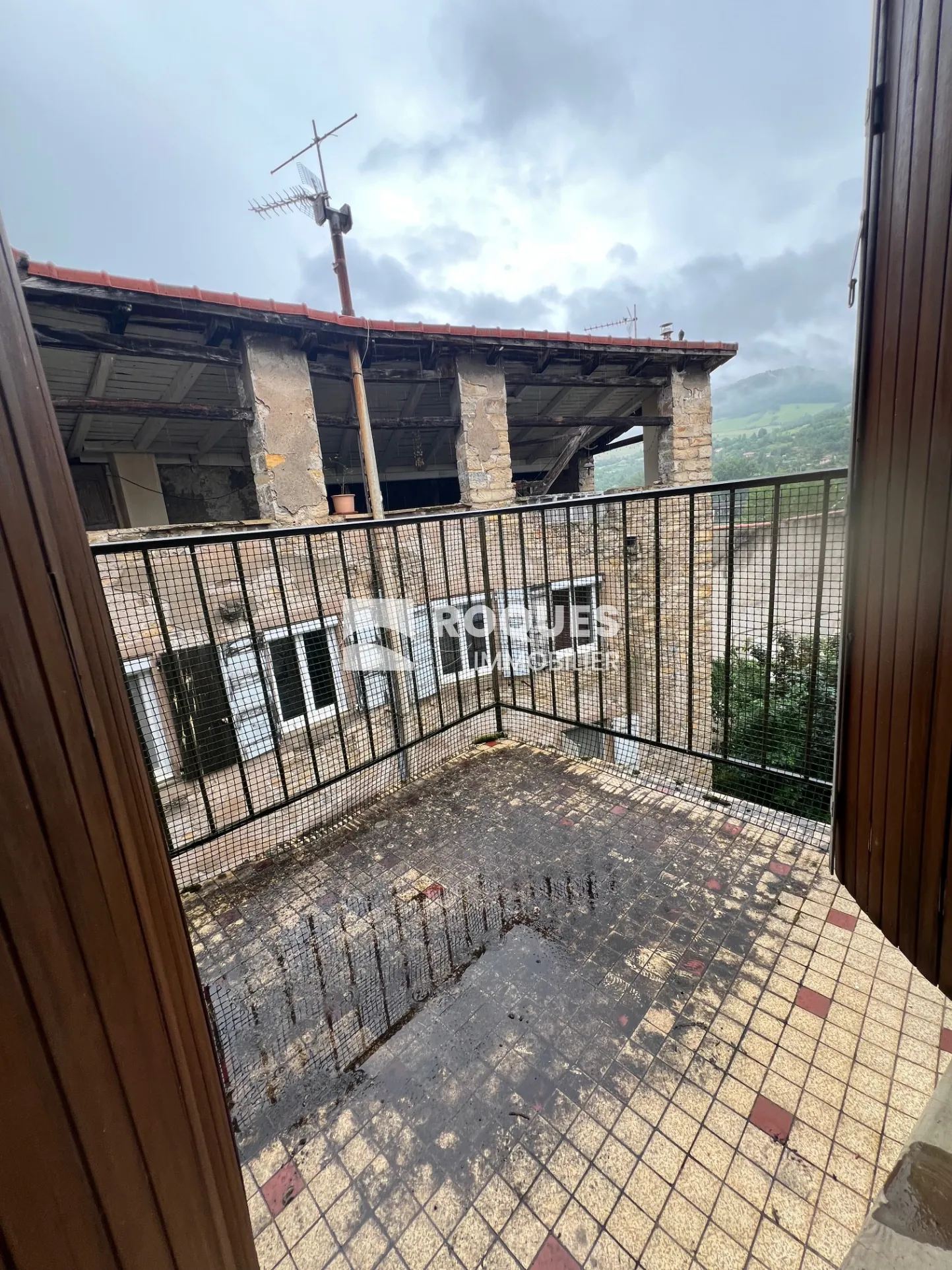 Appartement T2 à rénover de 44 m² avec terrasse à Millau 