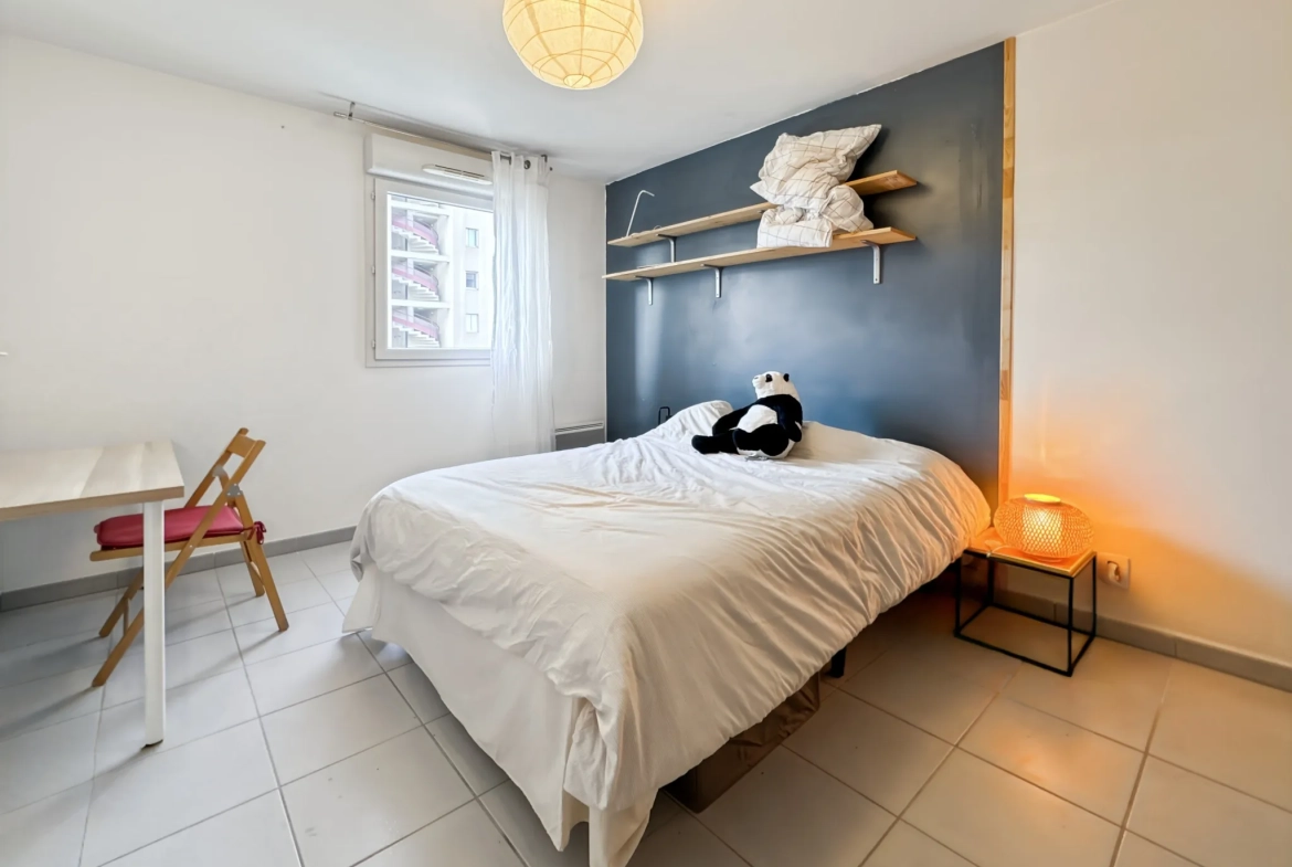 Appartement T3 lumineux avec grande terrasse à La Capelette, Marseille 