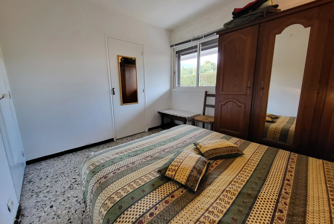 Appartement T3 en rez-de-jardin avec jardin exposé plein sud à Carqueiranne 