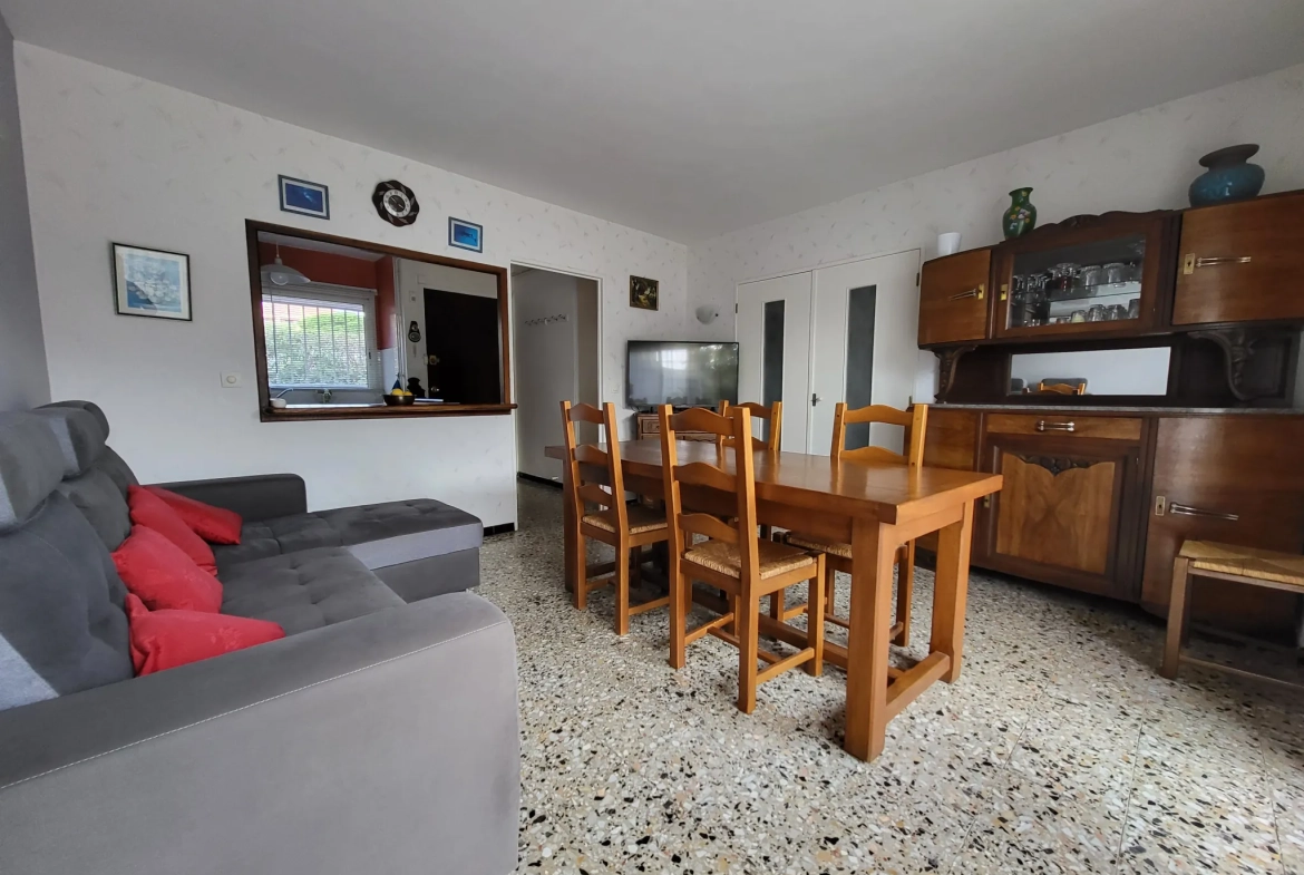 Appartement T3 en rez-de-jardin avec jardin exposé plein sud à Carqueiranne 