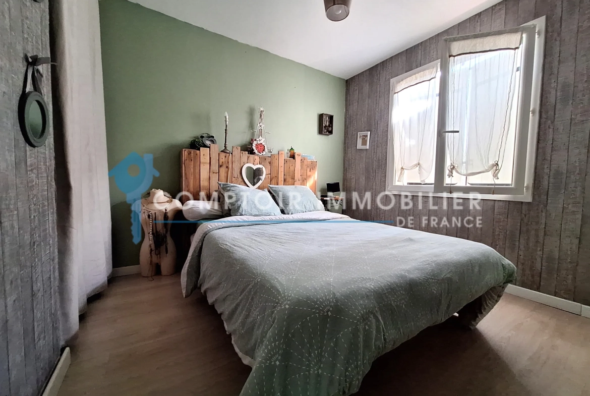 Villa de 121m² avec jardin, terrasses et dépendance à Saint-Germain-Des-Prés 
