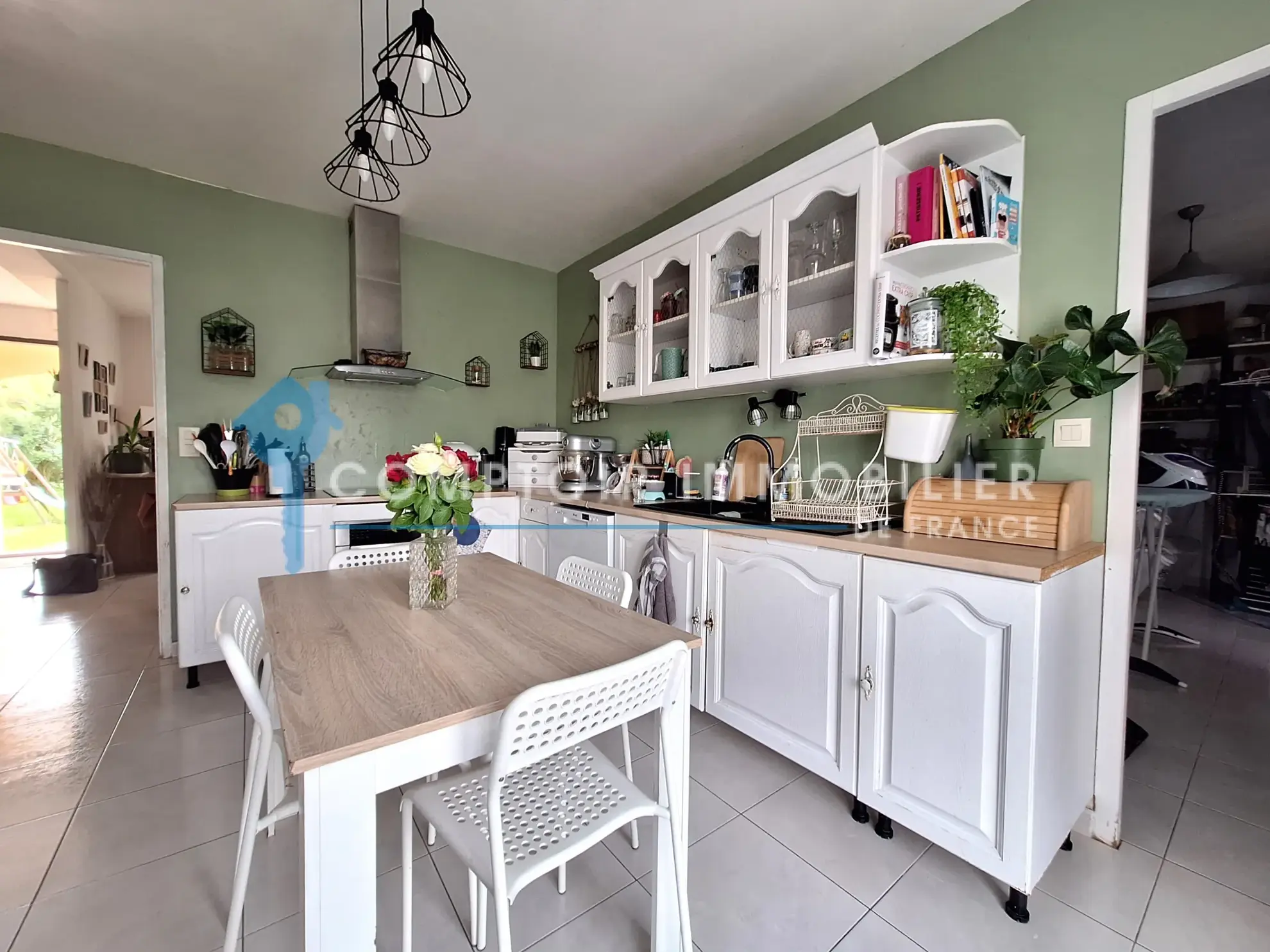 Villa de 121m² avec jardin, terrasses et dépendance à Saint-Germain-Des-Prés 