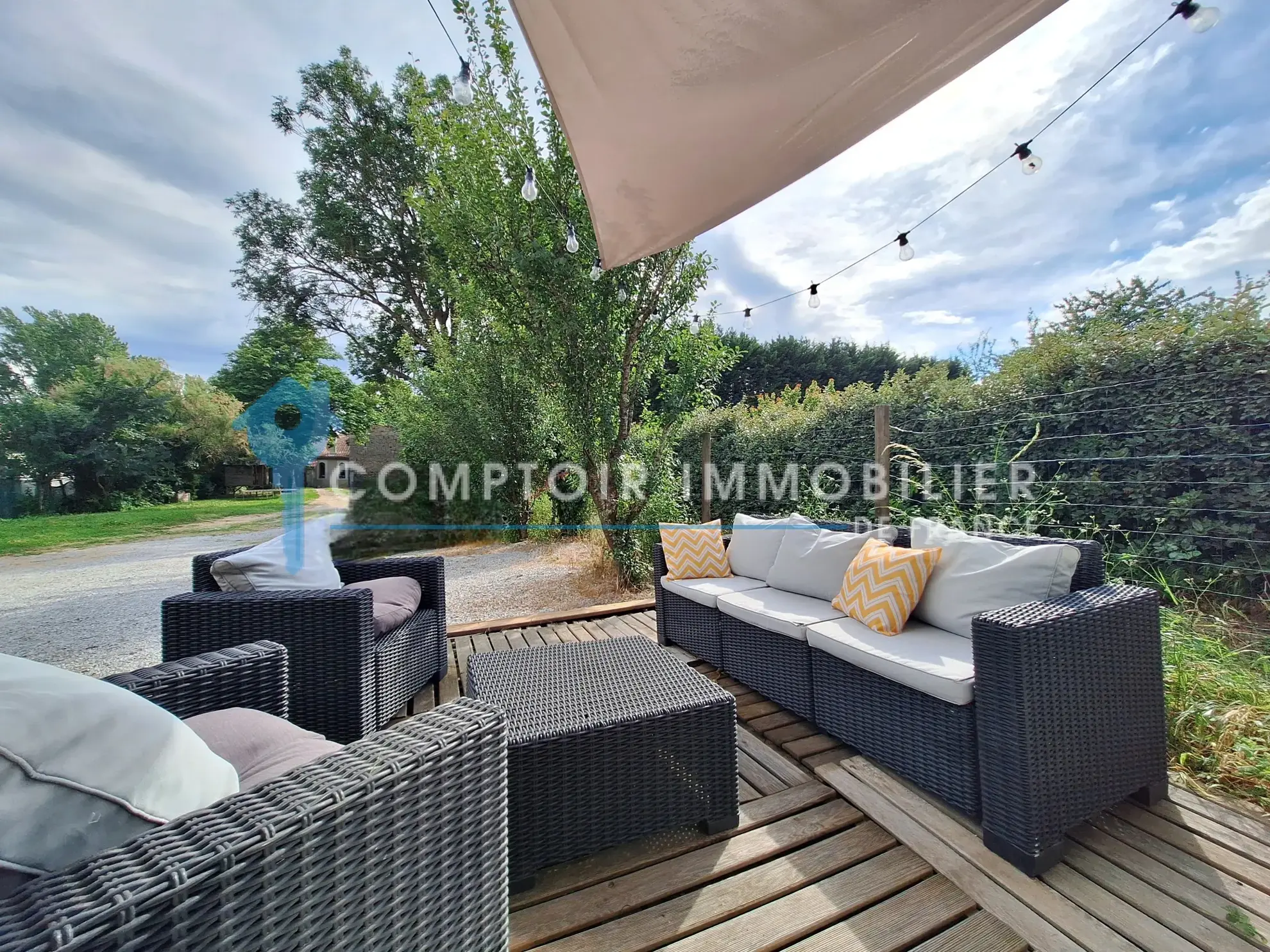 Villa de 121m² avec jardin, terrasses et dépendance à Saint-Germain-Des-Prés 