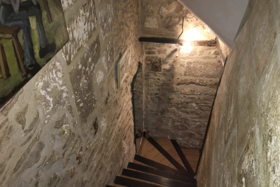 Maison de charme de 78 m² à Les Angles, village historique dans le Gard 