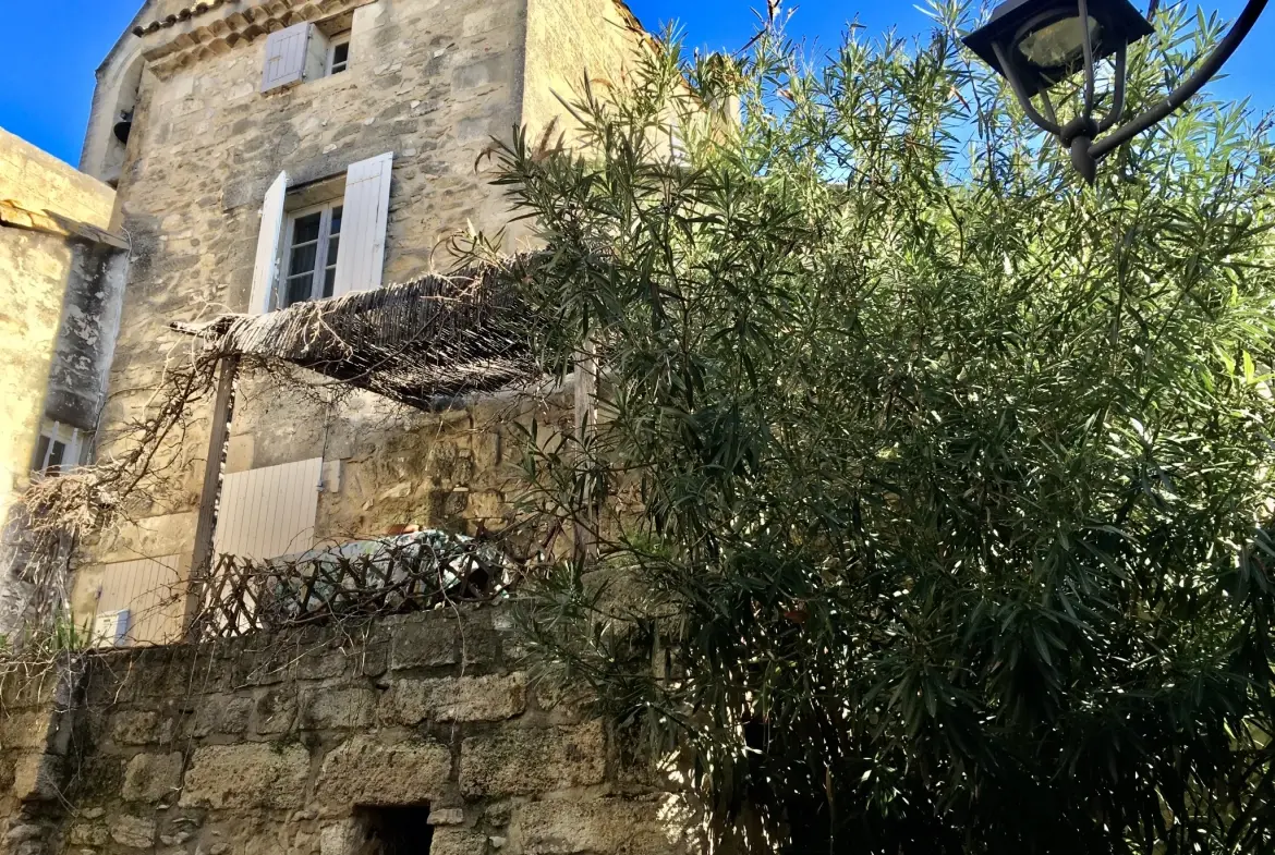 Maison de charme de 78 m² à Les Angles, village historique dans le Gard 