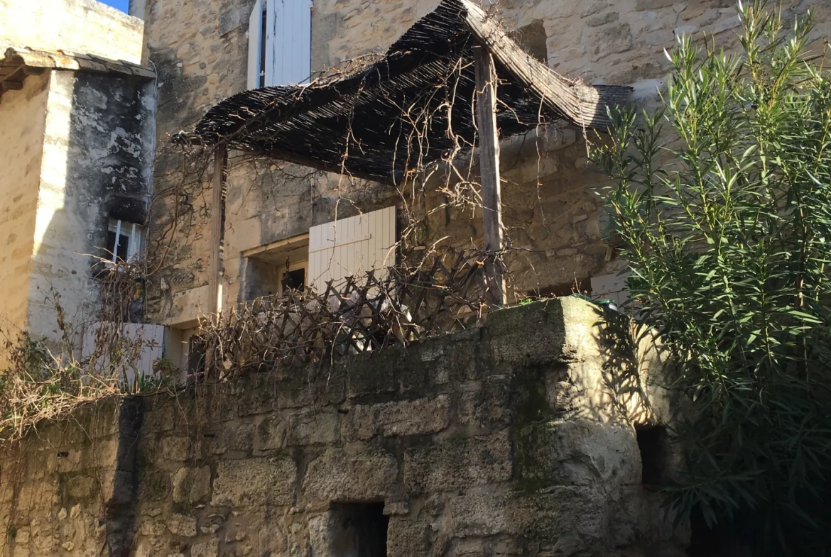 Maison de charme de 78 m² à Les Angles, village historique dans le Gard 