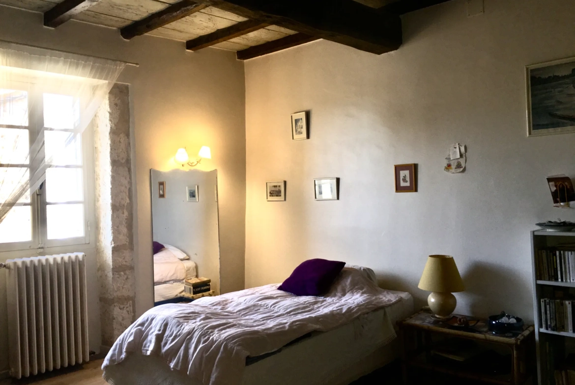 Maison de charme de 78 m² à Les Angles, village historique dans le Gard 
