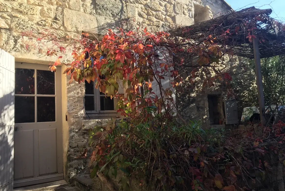 Maison de charme de 78 m² à Les Angles, village historique dans le Gard 