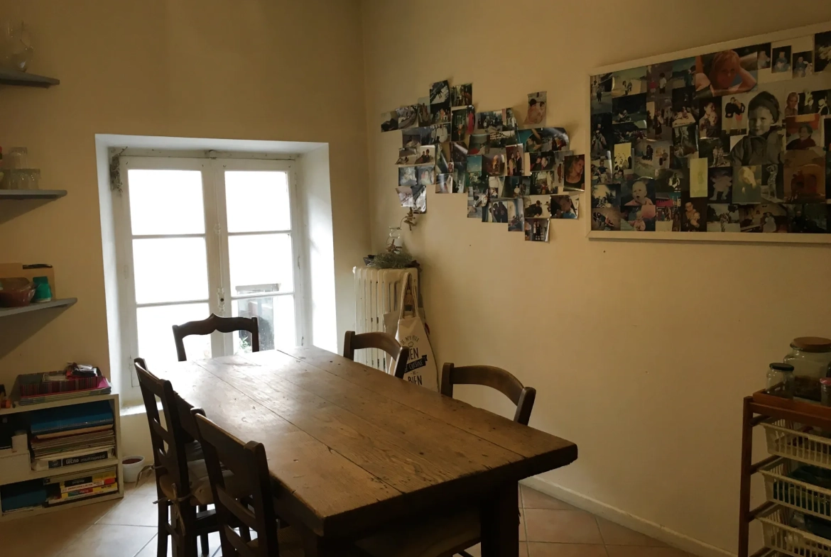 Maison de charme de 78 m² à Les Angles, village historique dans le Gard 