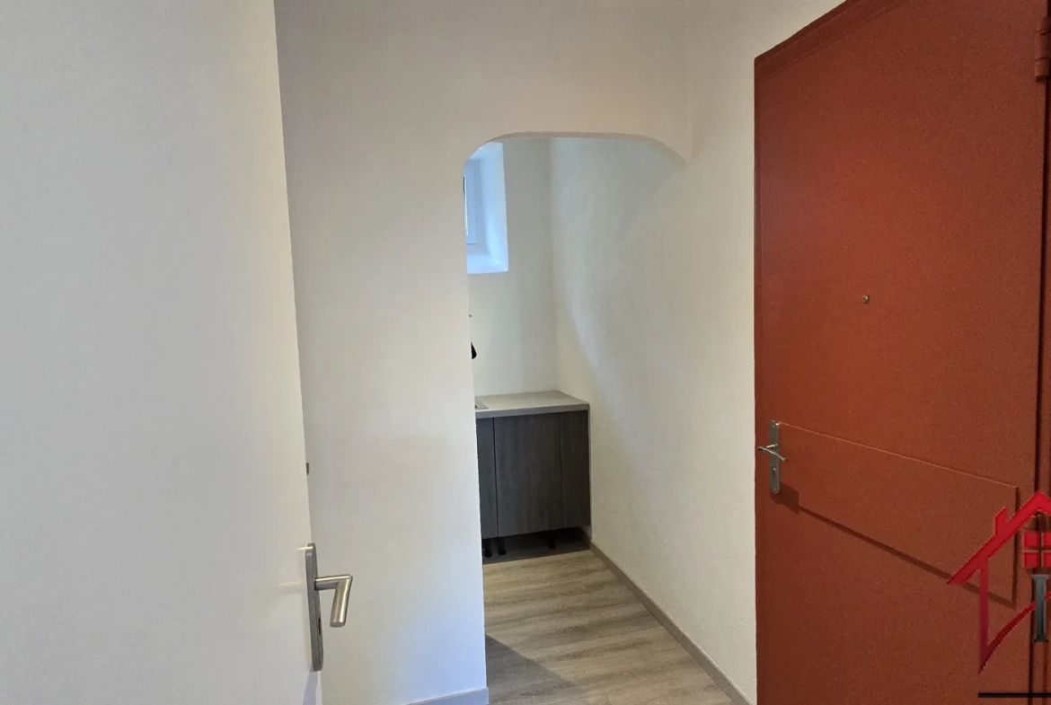 Studio meublé rénové de 28 m² à Besançon – Quartier Chaprais 