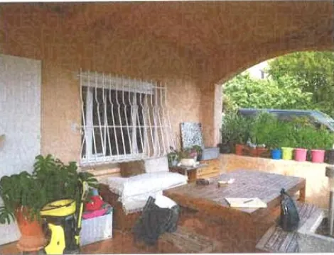 Villa à vendre à Bandol avec piscine et 4 chambres - Opportunité en enchères 
