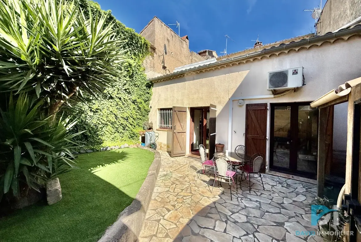 Maison de village T3 rénovée avec jardin et terrasse à Agde 