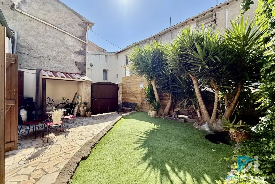 Maison de village T3 rénovée avec jardin et terrasse à Agde 