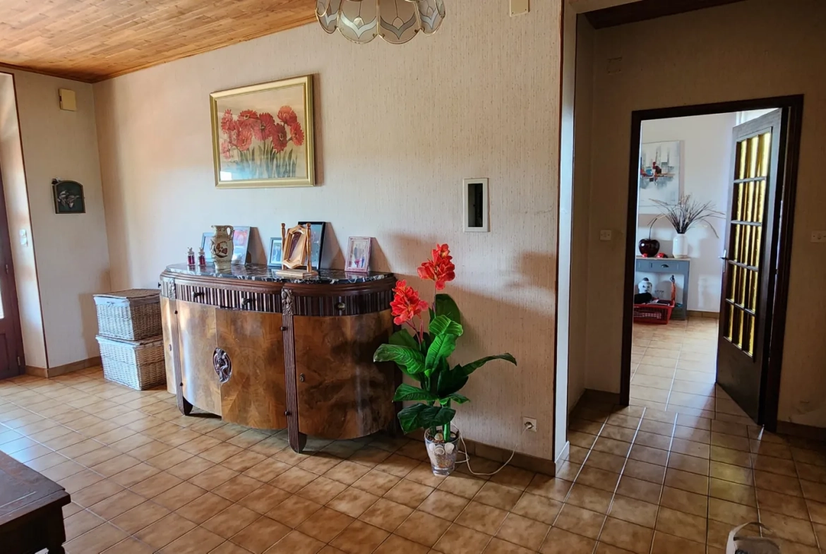 Belle maison en pierre avec terrain et atelier à Tonneins 