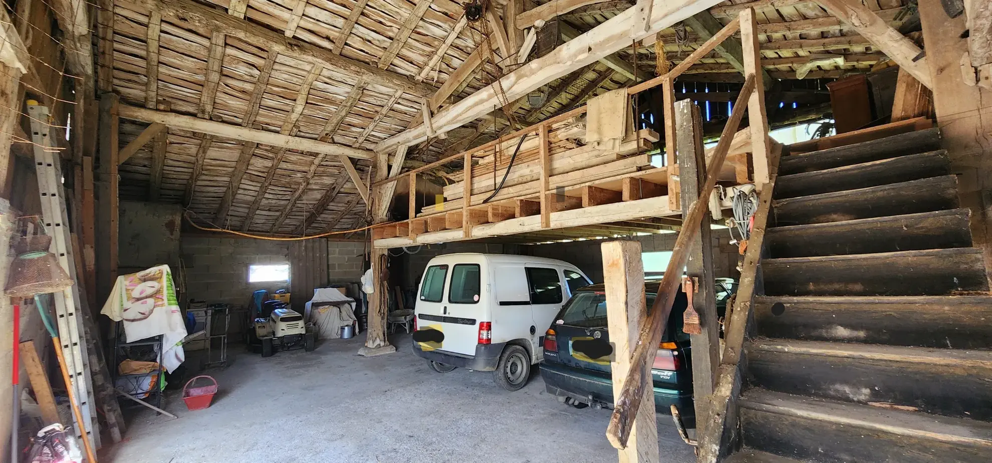 Belle maison en pierre avec terrain et atelier à Tonneins 