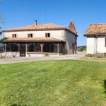 Belle maison en pierre avec terrain et atelier à Tonneins