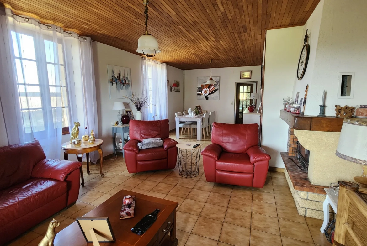 Belle maison en pierre avec terrain et atelier à Tonneins 
