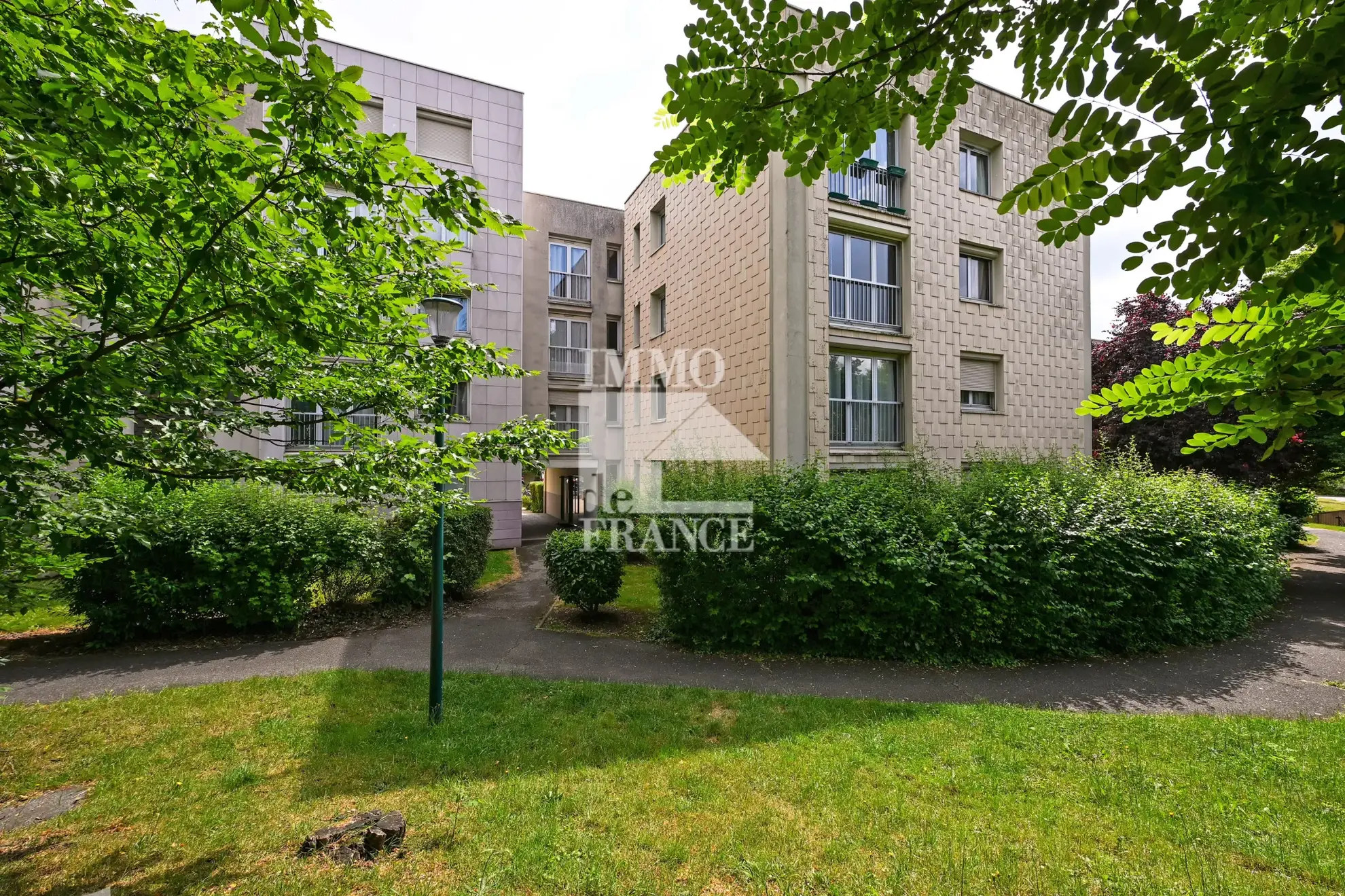 Appartement 3 pièces à Pontoise proche université et RER - 63 m² 