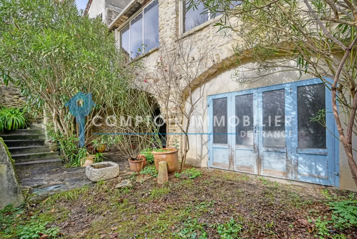Maison de village à Mejannes-lès-Alès de 110 m² avec garage et cour ombragée 