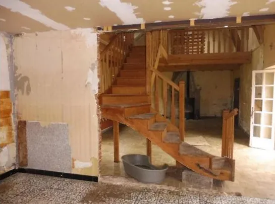 Maison à vendre à Pont-Sur-Vanne – 4 chambres, grand jardin, vente aux enchères 