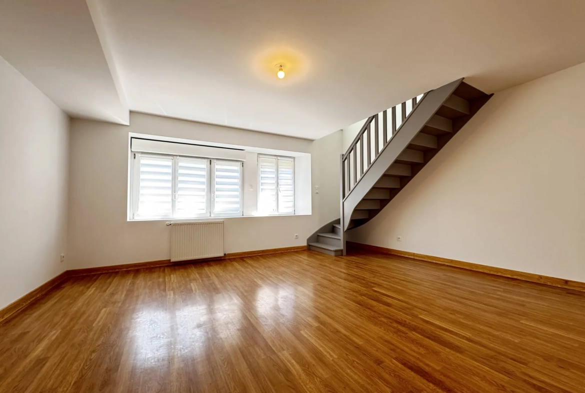 Appartement T2 bis en duplex rénové à Essert - Parking et Cave Inclus 
