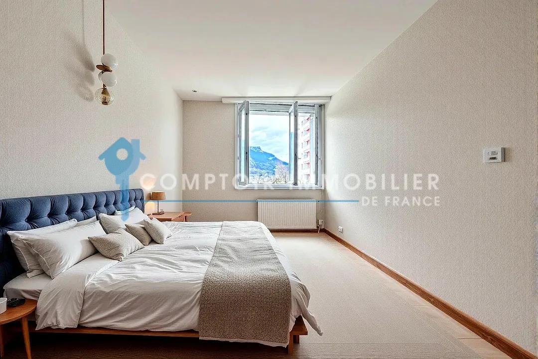 Loft brut 150 m2 avec terrasse et parking à Tourcoing Gare 