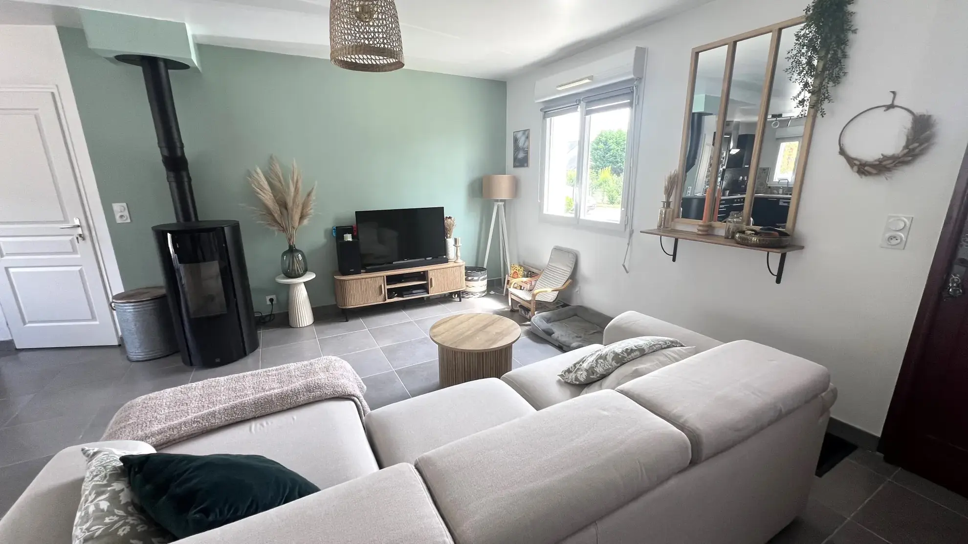Maison récente à vendre à Saint Clément de la Place avec 3 chambres, garage et terrasse 