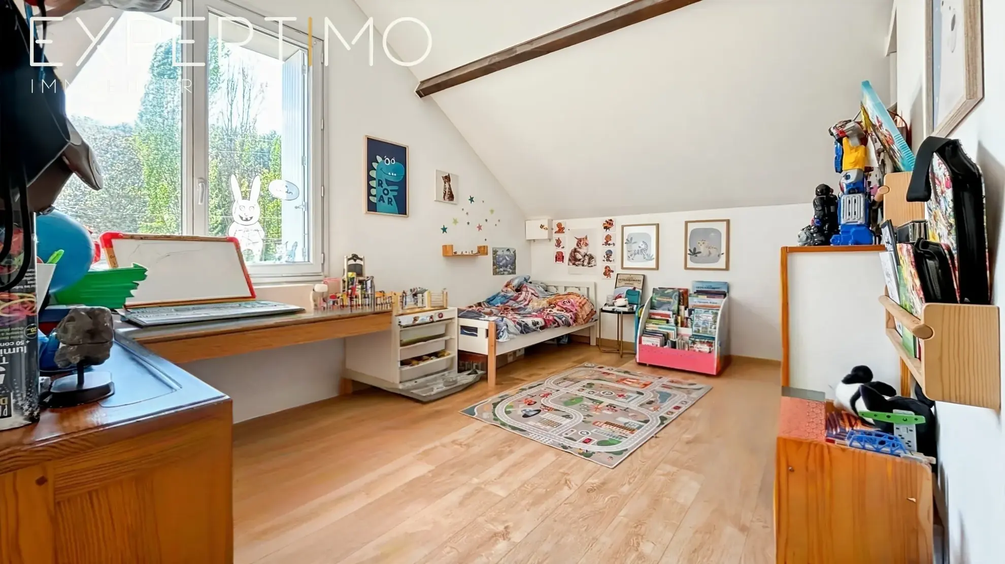 Maison en meulière de plain-pied avec grand jardin à Étampes 
