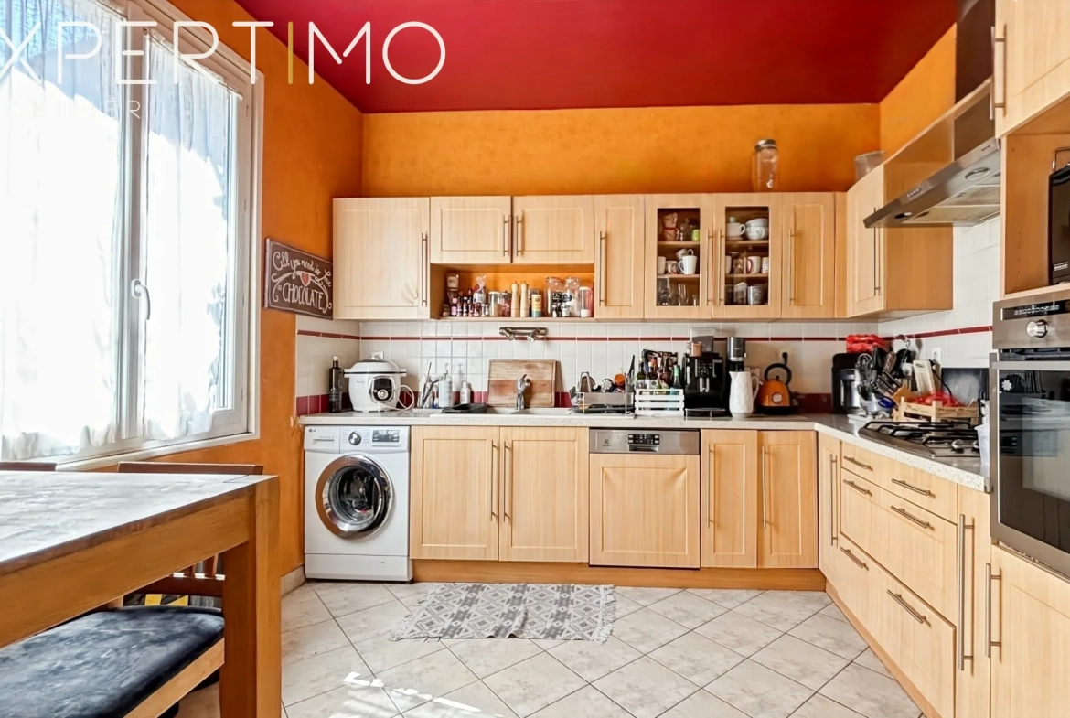 Maison en meulière de plain-pied avec grand jardin à Étampes 