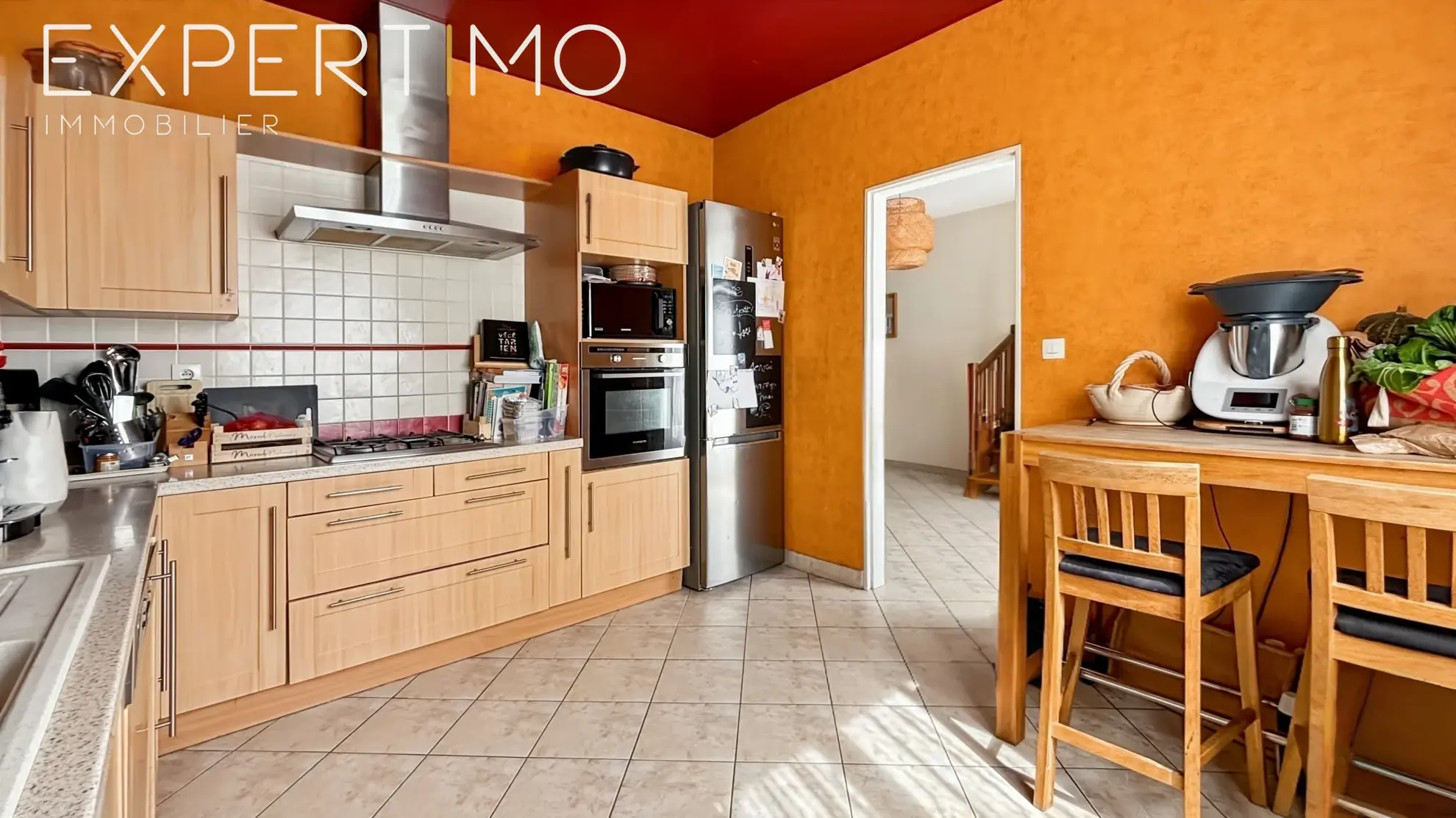 Maison en meulière de plain-pied avec grand jardin à Étampes 