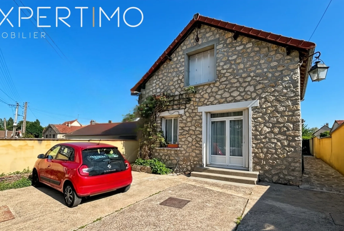 Maison en meulière de plain-pied avec grand jardin à Étampes 