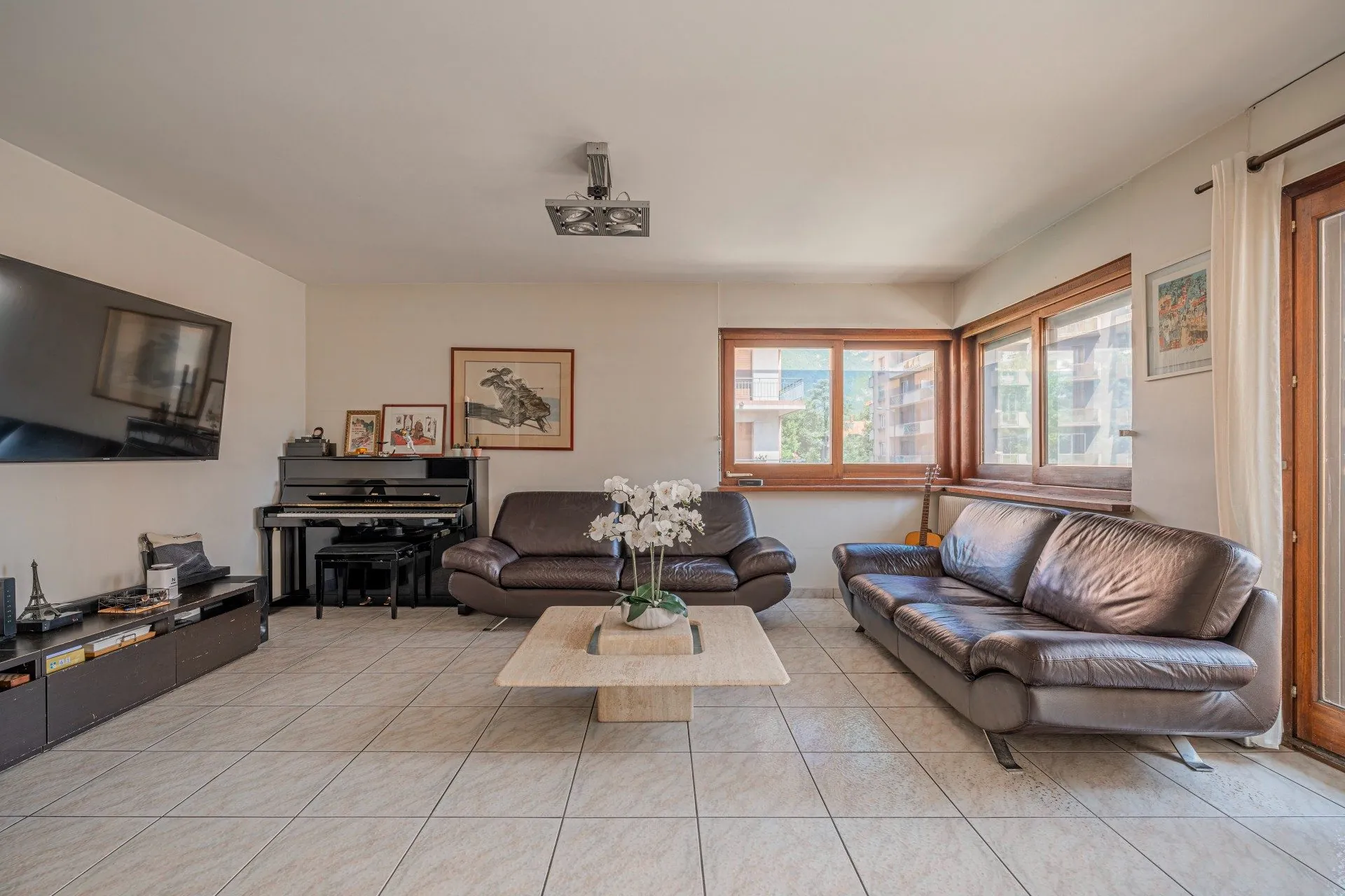 À vendre à Grenoble : Appartement T3 traversant de 85,6 m² avec Balcon et Cave 