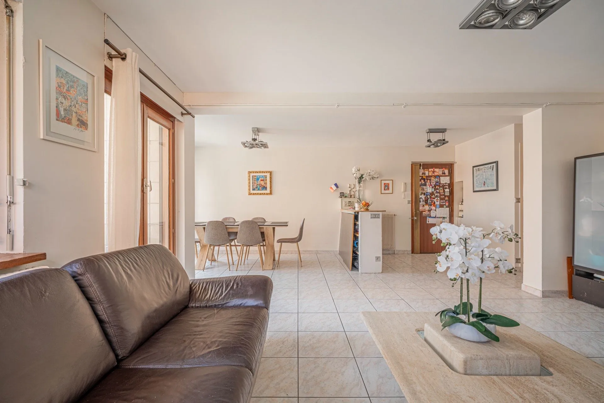 À vendre à Grenoble : Appartement T3 traversant de 85,6 m² avec Balcon et Cave 
