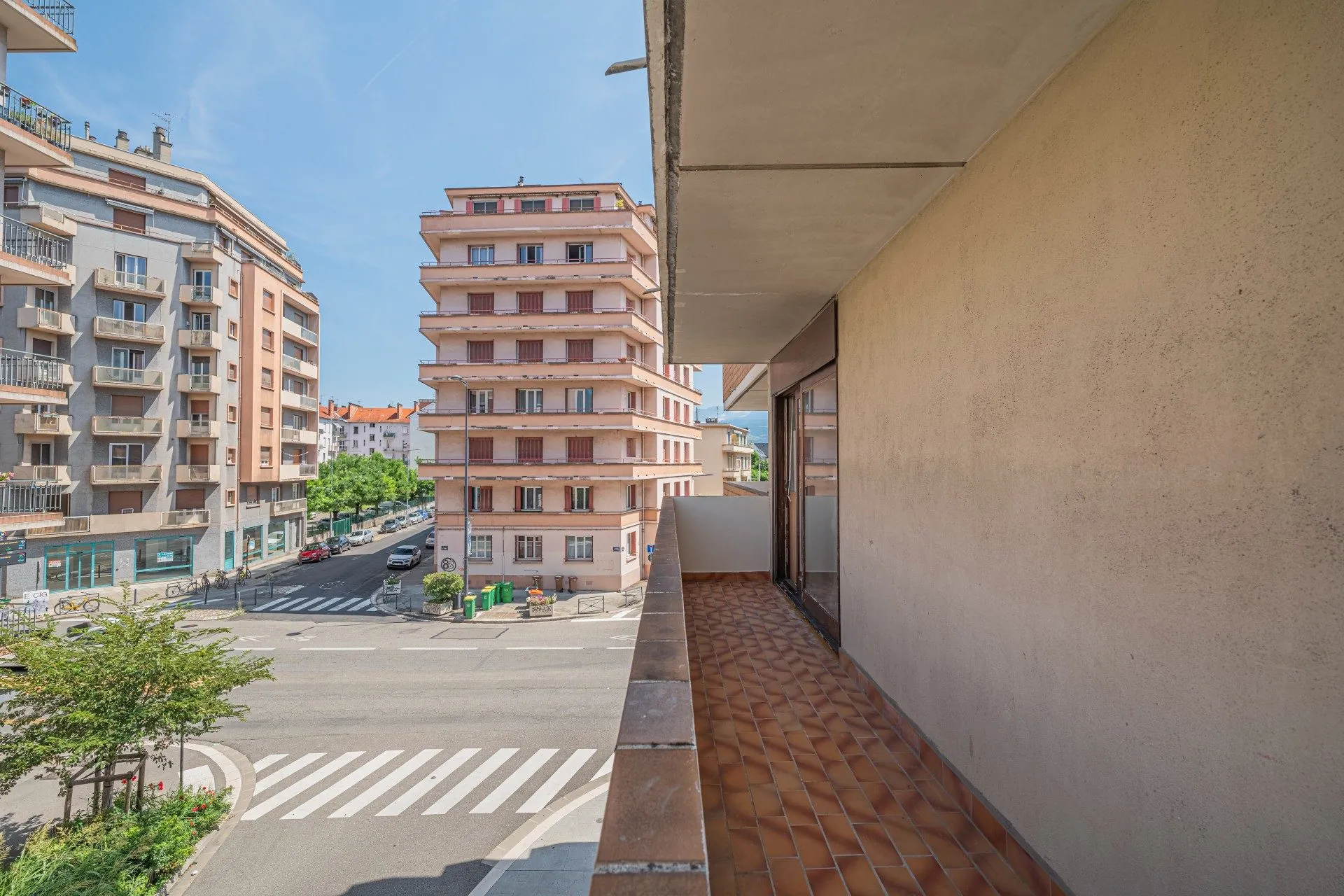 À vendre à Grenoble : Appartement T3 traversant de 85,6 m² avec Balcon et Cave 